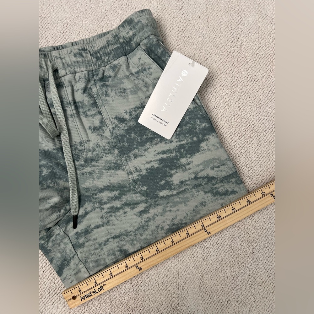 ATHLETA Farallon Short Fog Camo Coast Green Women’s Size: Small - Picture 14 of 16